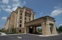 Hotel Accommodations Hampton Inn Vineland